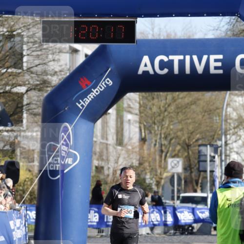 06.04.2025 - 44. Internationalen Wilhelmsburger Insellauf A. Gomolzig http://msf.ph/oto/7557800 06.04.2025 10:10:15 Ziel 4500 meine-sportfotos.de