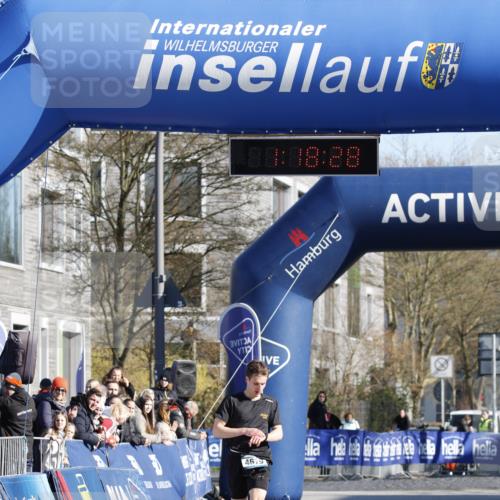 06.04.2025 - 44. Internationalen Wilhelmsburger Insellauf A. Gomolzig http://msf.ph/oto/7557829 06.04.2025 10:08:27 Ziel 4619 meine-sportfotos.de