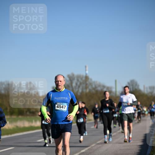 06.04.2025 - 44. Internationalen Wilhelmsburger Insellauf Dr. Thomas Lammeyer http://msf.ph/oto/7557841 06.04.2025 09:33:50 Laufen 4547 meine-sportfotos.de