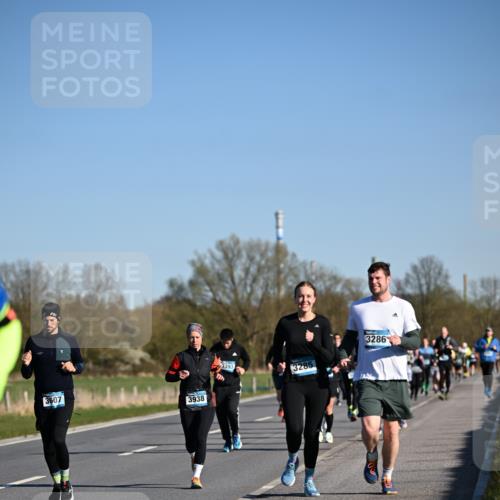 06.04.2025 - 44. Internationalen Wilhelmsburger Insellauf Dr. Thomas Lammeyer http://msf.ph/oto/7557882 06.04.2025 09:33:53 Laufen 2, 3286, 3393, 3285, 3607, 3938 meine-sportfotos.de