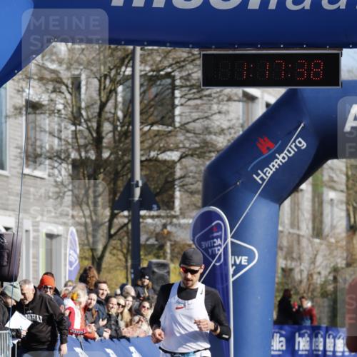 06.04.2025 - 44. Internationalen Wilhelmsburger Insellauf A. Gomolzig http://msf.ph/oto/7557895 06.04.2025 10:07:36 Ziel 4414 meine-sportfotos.de