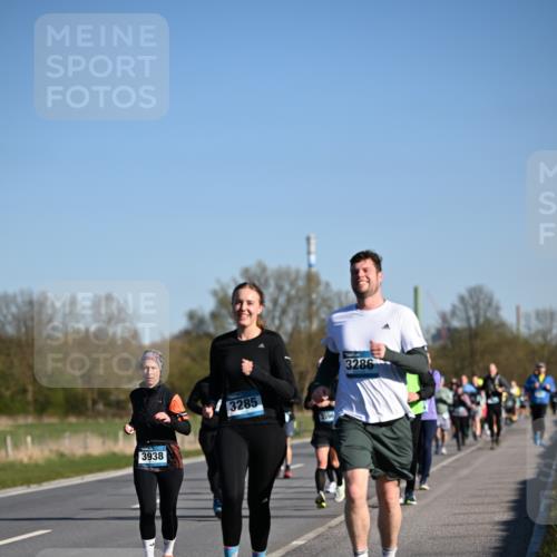 06.04.2025 - 44. Internationalen Wilhelmsburger Insellauf Dr. Thomas Lammeyer http://msf.ph/oto/7557909 06.04.2025 09:33:54 Laufen 3938, 3285, 2096, 3286 meine-sportfotos.de