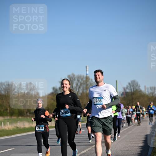 06.04.2025 - 44. Internationalen Wilhelmsburger Insellauf Dr. Thomas Lammeyer http://msf.ph/oto/7557912 06.04.2025 09:33:54 Laufen 3938, 3285, 3286 meine-sportfotos.de
