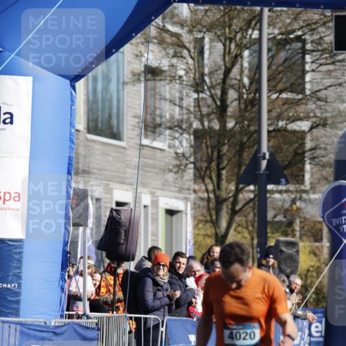 06.04.2025 - 44. Internationalen Wilhelmsburger Insellauf A. Gomolzig http://msf.ph/oto/7557924 06.04.2025 10:05:29 Ziel 4020 meine-sportfotos.de