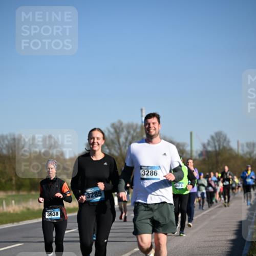 06.04.2025 - 44. Internationalen Wilhelmsburger Insellauf Dr. Thomas Lammeyer http://msf.ph/oto/7557925 06.04.2025 09:33:55 Laufen 3938, 3285, 3286, 4415 meine-sportfotos.de