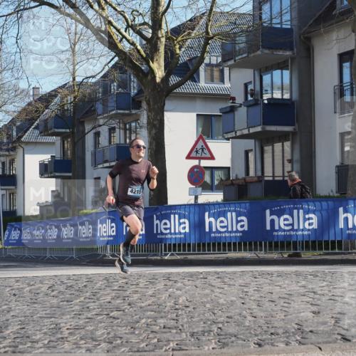06.04.2025 - 44. Internationalen Wilhelmsburger Insellauf Luisa Fischer http://msf.ph/oto/7557933 06.04.2025 10:20:50 Ziel 4215 meine-sportfotos.de