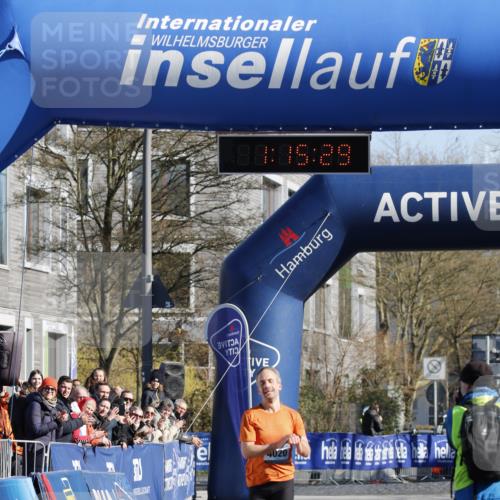 06.04.2025 - 44. Internationalen Wilhelmsburger Insellauf A. Gomolzig http://msf.ph/oto/7557938 06.04.2025 10:05:28 Ziel 4020 meine-sportfotos.de