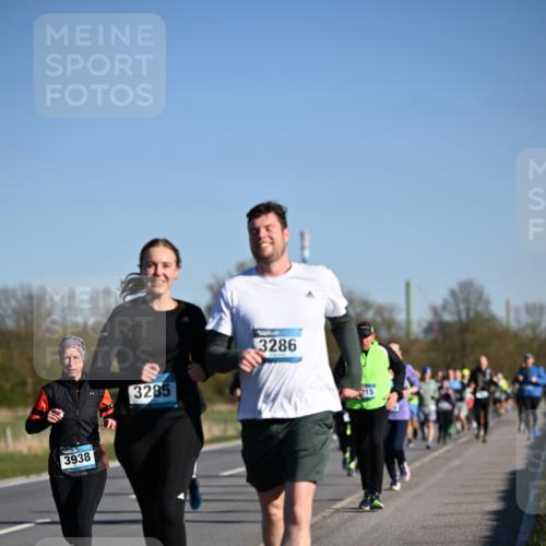 06.04.2025 - 44. Internationalen Wilhelmsburger Insellauf Dr. Thomas Lammeyer http://msf.ph/oto/7557939 06.04.2025 09:33:55 Laufen 3938, 3285, 3286, 15 meine-sportfotos.de