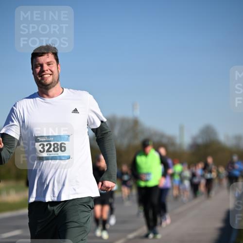 06.04.2025 - 44. Internationalen Wilhelmsburger Insellauf Dr. Thomas Lammeyer http://msf.ph/oto/7557954 06.04.2025 09:33:57 Laufen 3286 meine-sportfotos.de