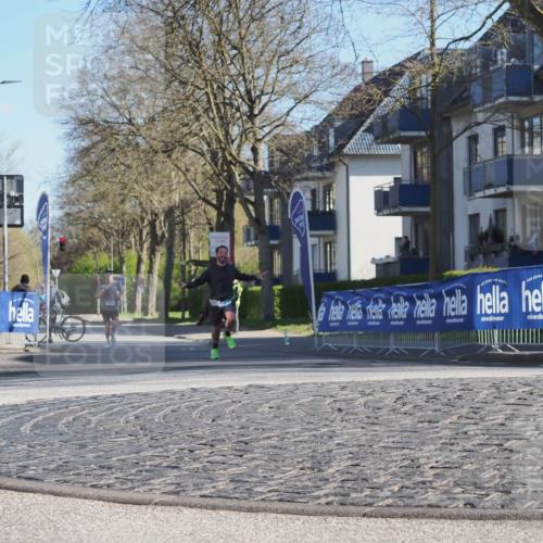 06.04.2025 - 44. Internationalen Wilhelmsburger Insellauf Luisa Fischer http://msf.ph/oto/7557981 06.04.2025 10:21:08 Ziel  meine-sportfotos.de