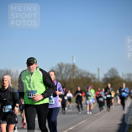06.04.2025 - 44. Internationalen Wilhelmsburger Insellauf Dr. Thomas Lammeyer http://msf.ph/oto/7557990 06.04.2025 09:34:01 Laufen 3396, 441, 444 meine-sportfotos.de