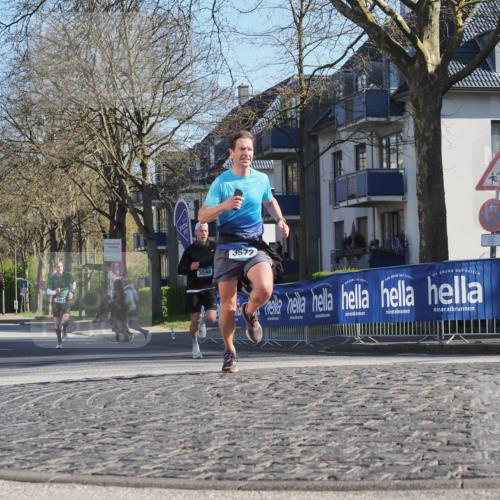 06.04.2025 - 44. Internationalen Wilhelmsburger Insellauf Luisa Fischer http://msf.ph/oto/7558022 06.04.2025 10:21:21 Ziel 3469, 3598, 3572 meine-sportfotos.de