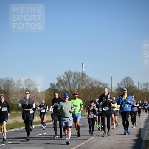 06.04.2025 - 44. Internationalen Wilhelmsburger Insellauf Dr. Thomas Lammeyer http://msf.ph/oto/7558039 06.04.2025 09:34:06 Laufen 3732, 388, 3318, 323, 3241, 356, 4479, 3868, 3405 meine-sportfotos.de