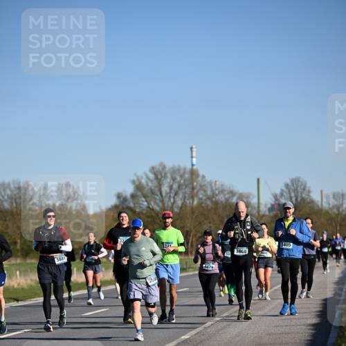 06.04.2025 - 44. Internationalen Wilhelmsburger Insellauf Dr. Thomas Lammeyer http://msf.ph/oto/7558046 06.04.2025 09:34:06 Laufen 3881, 3241, 35, 68, 4479, 3868, 3405 meine-sportfotos.de