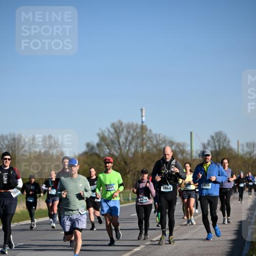 06.04.2025 - 44. Internationalen Wilhelmsburger Insellauf Dr. Thomas Lammeyer http://msf.ph/oto/7558057 06.04.2025 09:34:07 Laufen 3881, 4479 meine-sportfotos.de