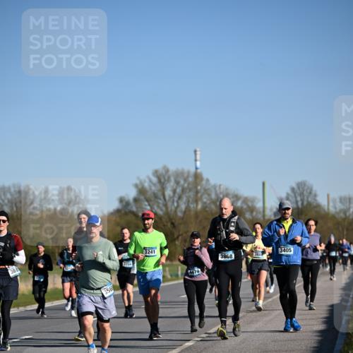06.04.2025 - 44. Internationalen Wilhelmsburger Insellauf Dr. Thomas Lammeyer http://msf.ph/oto/7558060 06.04.2025 09:34:08 Laufen 388, 356, 3241, 3405, 3868, 3888, 3704 meine-sportfotos.de