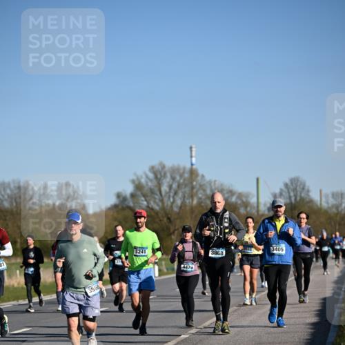 06.04.2025 - 44. Internationalen Wilhelmsburger Insellauf Dr. Thomas Lammeyer http://msf.ph/oto/7558065 06.04.2025 09:34:08 Laufen 81, 3568, 3888, 3405, 3241, 3868, 4479 meine-sportfotos.de