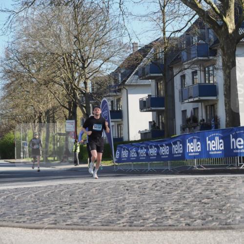 06.04.2025 - 44. Internationalen Wilhelmsburger Insellauf Luisa Fischer http://msf.ph/oto/7558083 06.04.2025 10:21:46 Ziel 4541, 5030 meine-sportfotos.de
