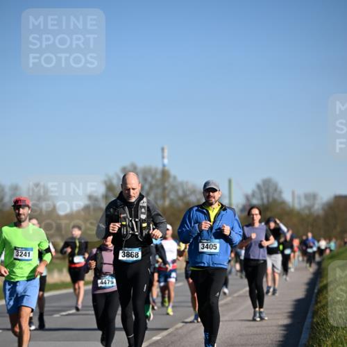 06.04.2025 - 44. Internationalen Wilhelmsburger Insellauf Dr. Thomas Lammeyer http://msf.ph/oto/7558087 06.04.2025 09:34:10 Laufen 3241, 3868, 3405, 4479 meine-sportfotos.de