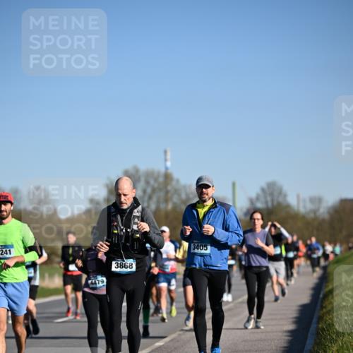06.04.2025 - 44. Internationalen Wilhelmsburger Insellauf Dr. Thomas Lammeyer http://msf.ph/oto/7558091 06.04.2025 09:34:10 Laufen 241, 4479, 3868, 3405 meine-sportfotos.de