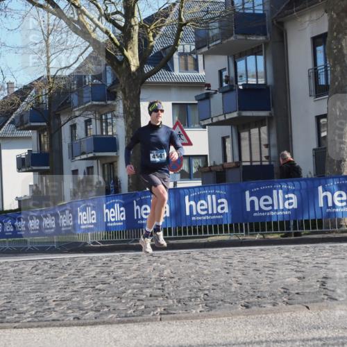 06.04.2025 - 44. Internationalen Wilhelmsburger Insellauf Luisa Fischer http://msf.ph/oto/7558100 06.04.2025 10:21:52 Ziel 4541 meine-sportfotos.de