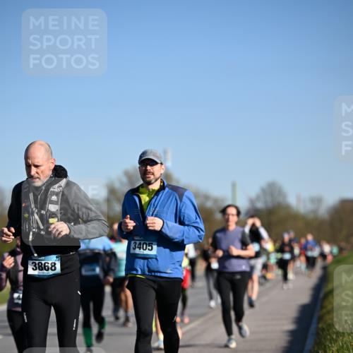 06.04.2025 - 44. Internationalen Wilhelmsburger Insellauf Dr. Thomas Lammeyer http://msf.ph/oto/7558116 06.04.2025 09:34:12 Laufen 3868, 3405 meine-sportfotos.de