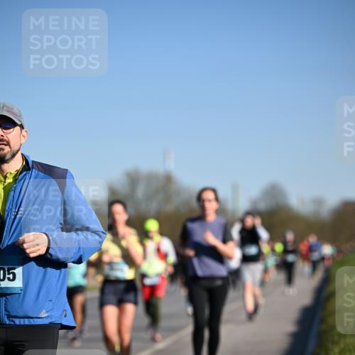 06.04.2025 - 44. Internationalen Wilhelmsburger Insellauf Dr. Thomas Lammeyer http://msf.ph/oto/7558142 06.04.2025 09:34:14 Laufen 05, 8 meine-sportfotos.de