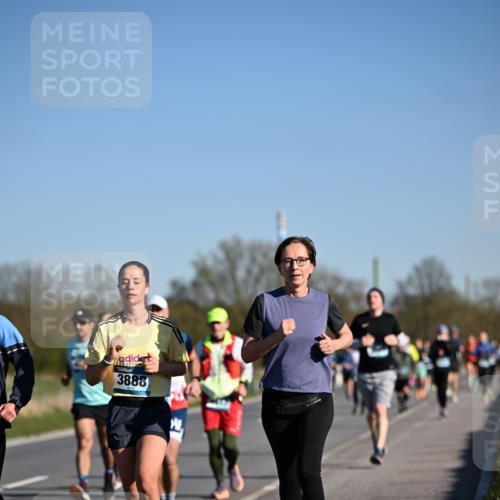 06.04.2025 - 44. Internationalen Wilhelmsburger Insellauf Dr. Thomas Lammeyer http://msf.ph/oto/7558149 06.04.2025 09:34:15 Laufen 3888 meine-sportfotos.de