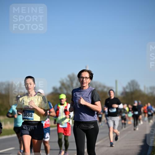06.04.2025 - 44. Internationalen Wilhelmsburger Insellauf Dr. Thomas Lammeyer http://msf.ph/oto/7558157 06.04.2025 09:34:15 Laufen 3888 meine-sportfotos.de