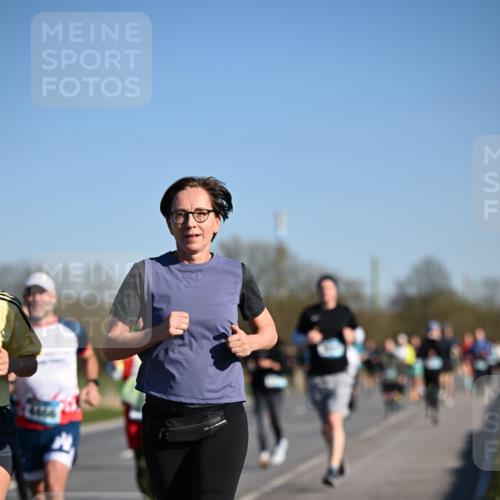 06.04.2025 - 44. Internationalen Wilhelmsburger Insellauf Dr. Thomas Lammeyer http://msf.ph/oto/7558170 06.04.2025 09:34:16 Laufen  meine-sportfotos.de