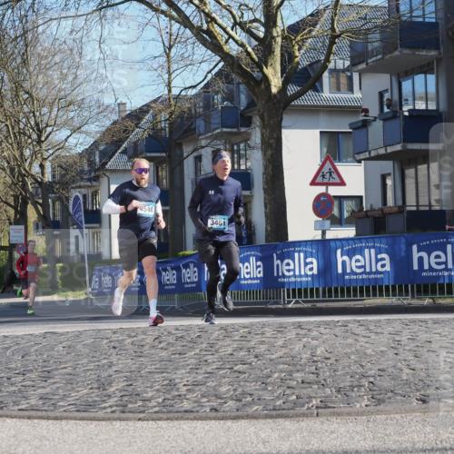 06.04.2025 - 44. Internationalen Wilhelmsburger Insellauf Luisa Fischer http://msf.ph/oto/7558173 06.04.2025 10:22:08 Ziel 4548, 3461, 3553 meine-sportfotos.de