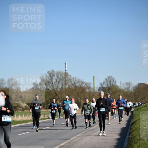 06.04.2025 - 44. Internationalen Wilhelmsburger Insellauf Dr. Thomas Lammeyer http://msf.ph/oto/7558216 06.04.2025 09:34:21 Laufen 5175, 3495, 3797, 4538, 4599, 3666 meine-sportfotos.de
