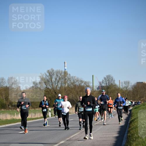 06.04.2025 - 44. Internationalen Wilhelmsburger Insellauf Dr. Thomas Lammeyer http://msf.ph/oto/7558234 06.04.2025 09:34:22 Laufen 3495, 4539, 4538, 4599 meine-sportfotos.de