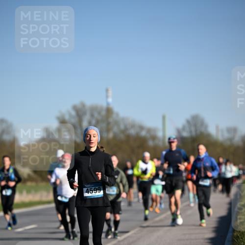 06.04.2025 - 44. Internationalen Wilhelmsburger Insellauf Dr. Thomas Lammeyer http://msf.ph/oto/7558251 06.04.2025 09:34:25 Laufen 4599 meine-sportfotos.de