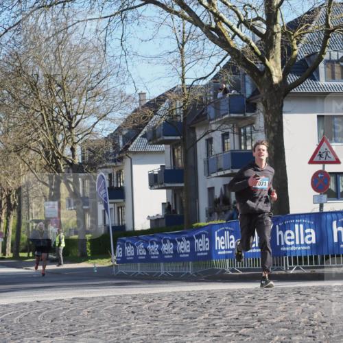 06.04.2025 - 44. Internationalen Wilhelmsburger Insellauf Luisa Fischer http://msf.ph/oto/7558252 06.04.2025 10:22:51 Ziel 071 meine-sportfotos.de