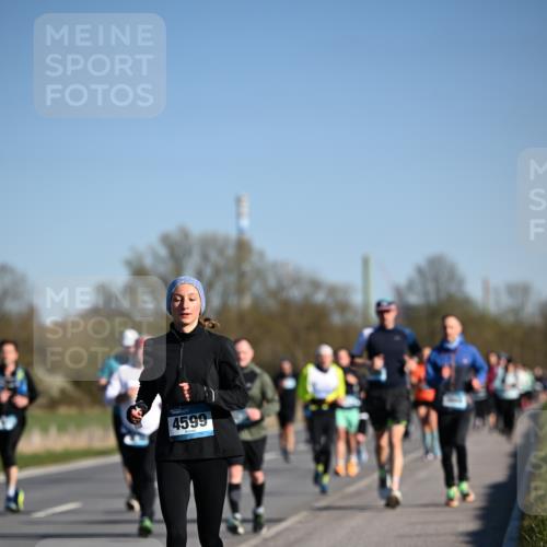 06.04.2025 - 44. Internationalen Wilhelmsburger Insellauf Dr. Thomas Lammeyer http://msf.ph/oto/7558253 06.04.2025 09:34:25 Laufen 4599 meine-sportfotos.de