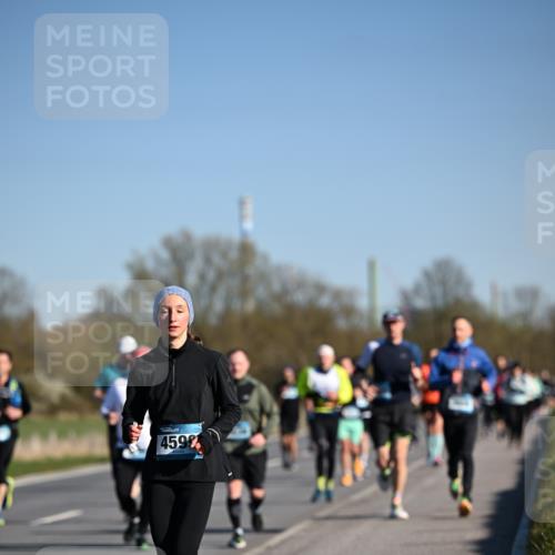 06.04.2025 - 44. Internationalen Wilhelmsburger Insellauf Dr. Thomas Lammeyer http://msf.ph/oto/7558256 06.04.2025 09:34:25 Laufen 4598 meine-sportfotos.de