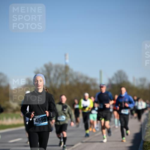 06.04.2025 - 44. Internationalen Wilhelmsburger Insellauf Dr. Thomas Lammeyer http://msf.ph/oto/7558263 06.04.2025 09:34:25 Laufen 4599 meine-sportfotos.de