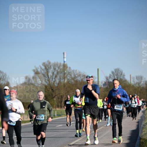 06.04.2025 - 44. Internationalen Wilhelmsburger Insellauf Dr. Thomas Lammeyer http://msf.ph/oto/7558270 06.04.2025 09:34:27 Laufen 539, 4538, 3665 meine-sportfotos.de