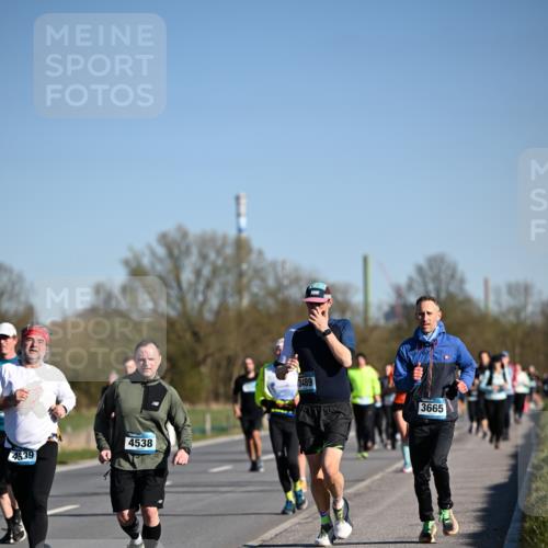 06.04.2025 - 44. Internationalen Wilhelmsburger Insellauf Dr. Thomas Lammeyer http://msf.ph/oto/7558275 06.04.2025 09:34:27 Laufen 4538, 4539, 3489, 3665 meine-sportfotos.de