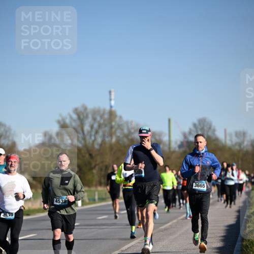 06.04.2025 - 44. Internationalen Wilhelmsburger Insellauf Dr. Thomas Lammeyer http://msf.ph/oto/7558278 06.04.2025 09:34:27 Laufen 4539, 4538, 3489, 3665 meine-sportfotos.de