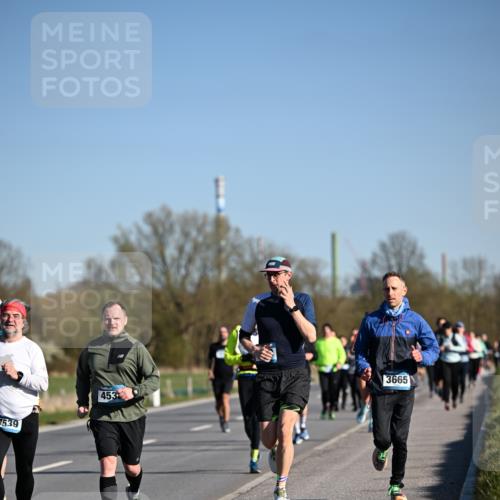 06.04.2025 - 44. Internationalen Wilhelmsburger Insellauf Dr. Thomas Lammeyer http://msf.ph/oto/7558280 06.04.2025 09:34:27 Laufen 4539, 453, 3665 meine-sportfotos.de