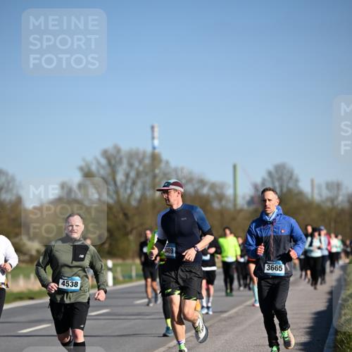 06.04.2025 - 44. Internationalen Wilhelmsburger Insellauf Dr. Thomas Lammeyer http://msf.ph/oto/7558287 06.04.2025 09:34:28 Laufen 4538, 3489, 3665 meine-sportfotos.de