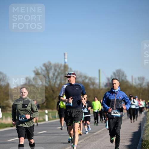 06.04.2025 - 44. Internationalen Wilhelmsburger Insellauf Dr. Thomas Lammeyer http://msf.ph/oto/7558292 06.04.2025 09:34:28 Laufen 4538, 3459, 3665 meine-sportfotos.de