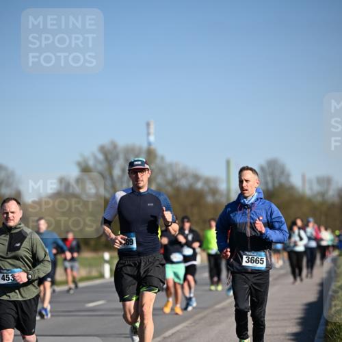 06.04.2025 - 44. Internationalen Wilhelmsburger Insellauf Dr. Thomas Lammeyer http://msf.ph/oto/7558301 06.04.2025 09:34:29 Laufen 453, 89, 3665 meine-sportfotos.de