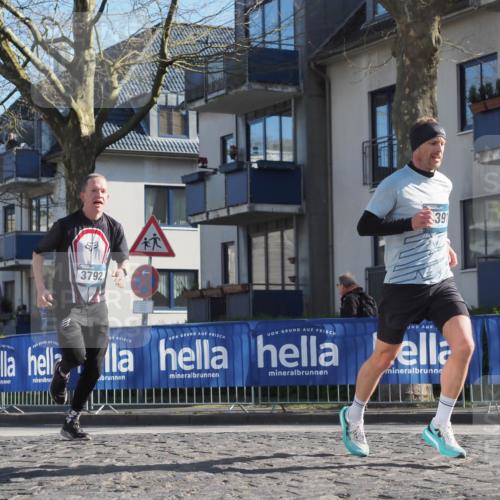06.04.2025 - 44. Internationalen Wilhelmsburger Insellauf Luisa Fischer http://msf.ph/oto/7558303 06.04.2025 10:23:18 Ziel 3792, 4, 391 meine-sportfotos.de