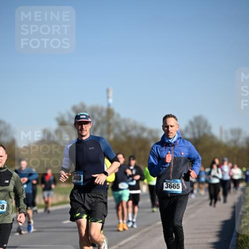 06.04.2025 - 44. Internationalen Wilhelmsburger Insellauf Dr. Thomas Lammeyer http://msf.ph/oto/7558307 06.04.2025 09:34:29 Laufen 38, 3489, 3665 meine-sportfotos.de