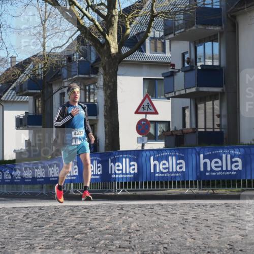 06.04.2025 - 44. Internationalen Wilhelmsburger Insellauf Luisa Fischer http://msf.ph/oto/7558340 06.04.2025 10:23:47 Ziel 4322 meine-sportfotos.de