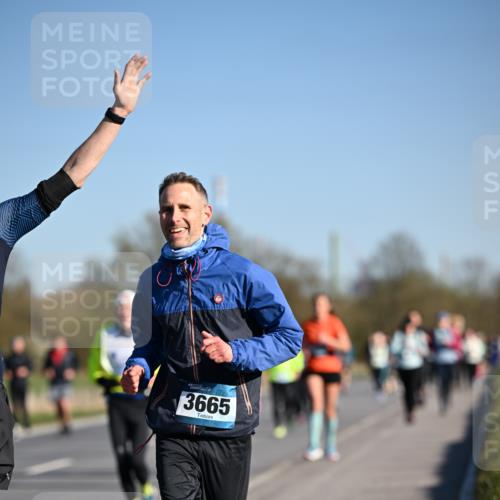 06.04.2025 - 44. Internationalen Wilhelmsburger Insellauf Dr. Thomas Lammeyer http://msf.ph/oto/7558341 06.04.2025 09:34:31 Laufen 3665 meine-sportfotos.de