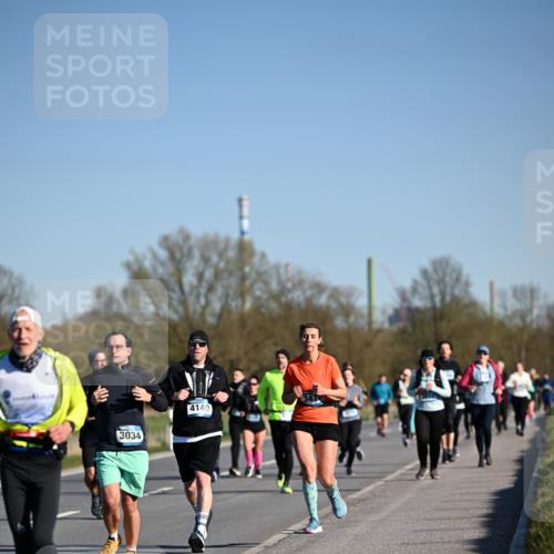 06.04.2025 - 44. Internationalen Wilhelmsburger Insellauf Dr. Thomas Lammeyer http://msf.ph/oto/7558366 06.04.2025 09:34:33 Laufen 3034, 4140, 347 meine-sportfotos.de